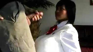 Cổ vui vẻ ở bên hồ bơi phimsex hihinet