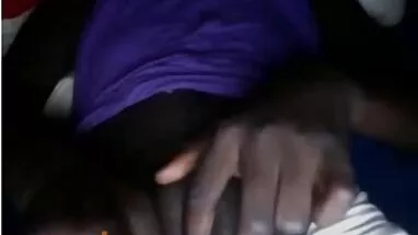 Tóc vàng, xet hihi Mẹ Zoe Parker bị đâm