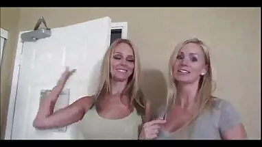 Da sexhihicc đen gái mút dương vật