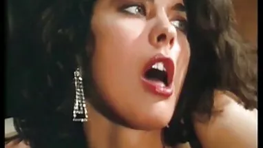 Julia xes hihi Larot