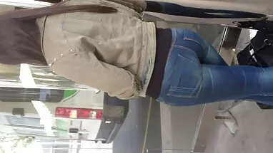 Mặc quần sez hihi áo và thổi kèn cho tôi