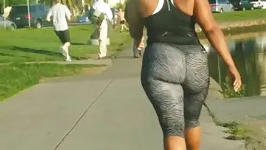 Tóc xanh, sex hihinet THONG